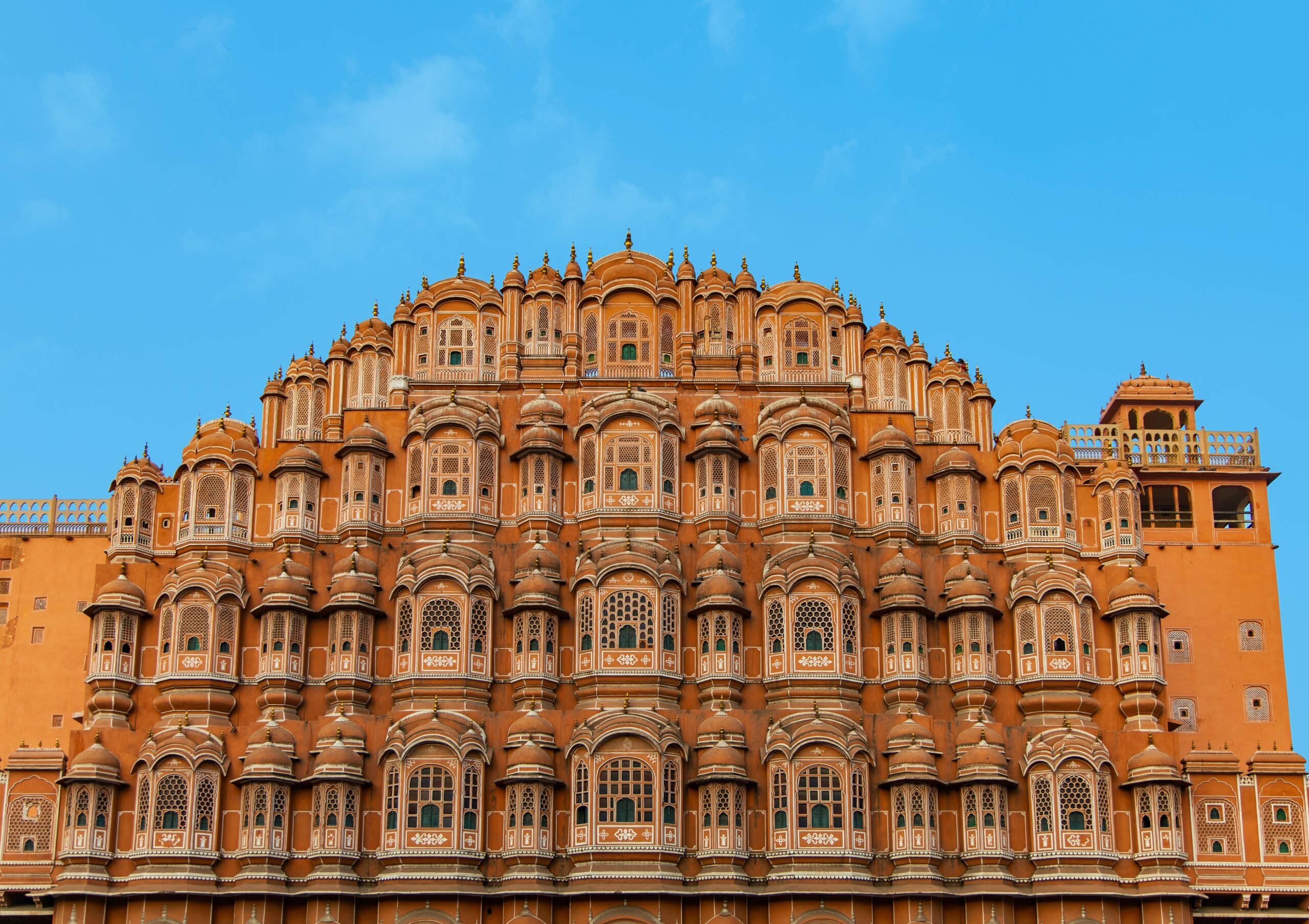 Picture of the front side of the Wind palace in Jaipur, India