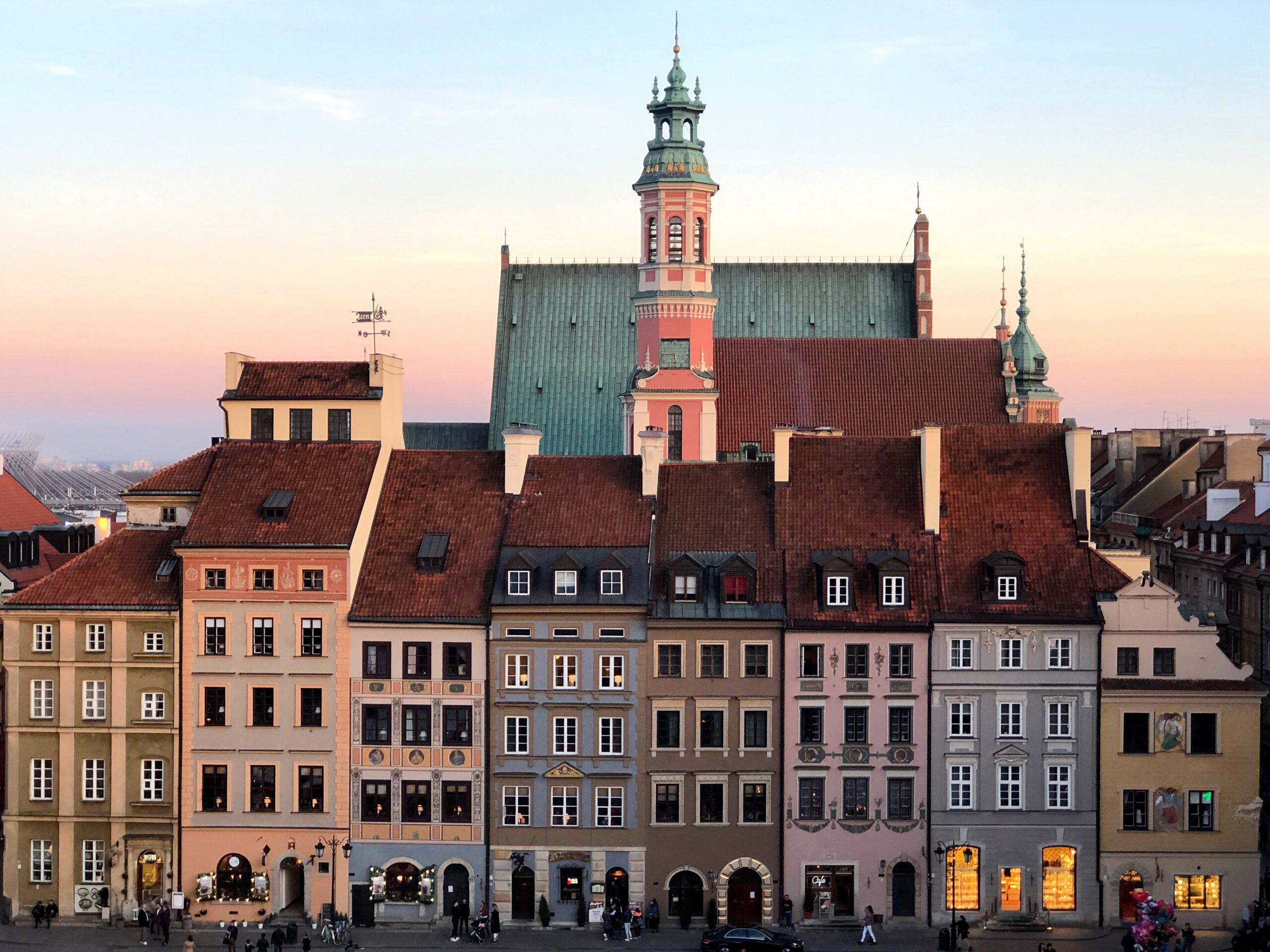 Pictures of traditionnal colorful houses in Warsaw